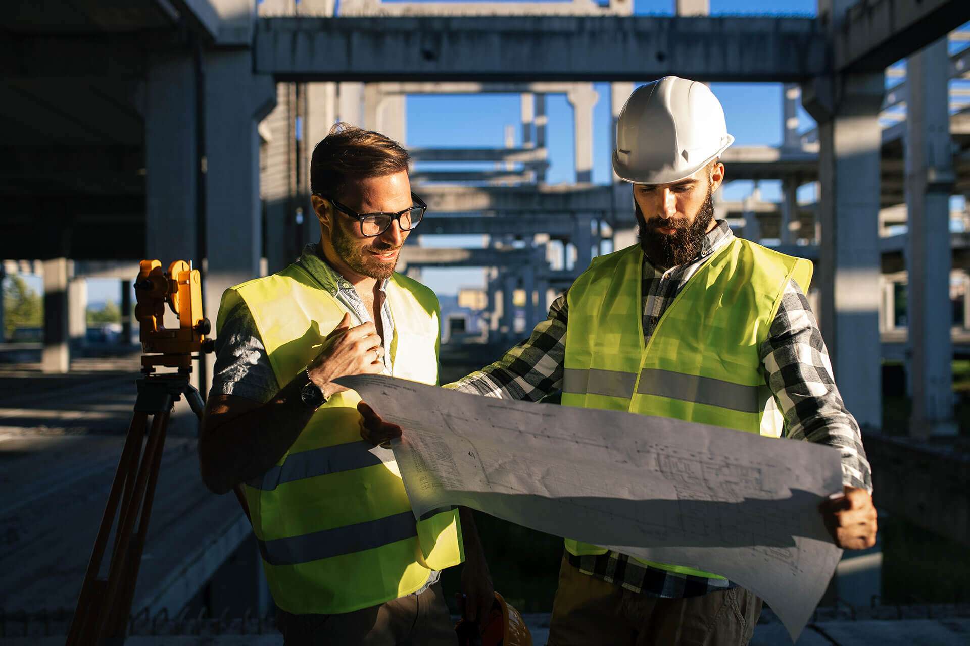construction-concept-of-engineer-and-architect-wor-NNDUD9N.jpg